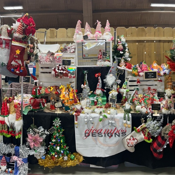 Meet your Posher, Christina - Picture 3 of 16